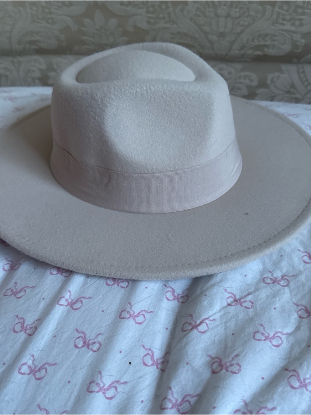 Women’s Wide Brim Felt Fedora Hat - Light Beige